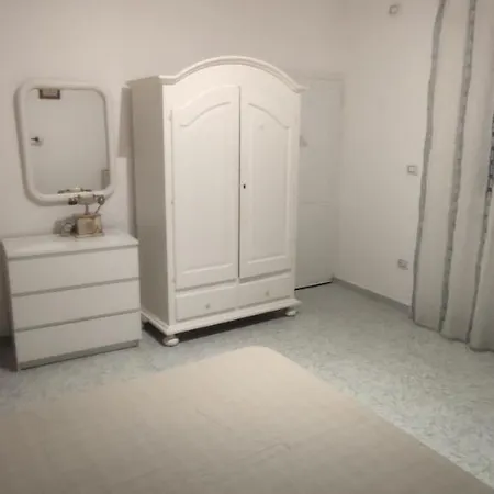 Dream House Toti - Near Railway Station Renewed Apartment Bari