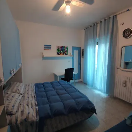 Dream House Toti - Near Railway Station Renewed Apartment